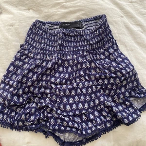 Kjol - Kjol från Pull and Bear❣️ frakt ingår ej