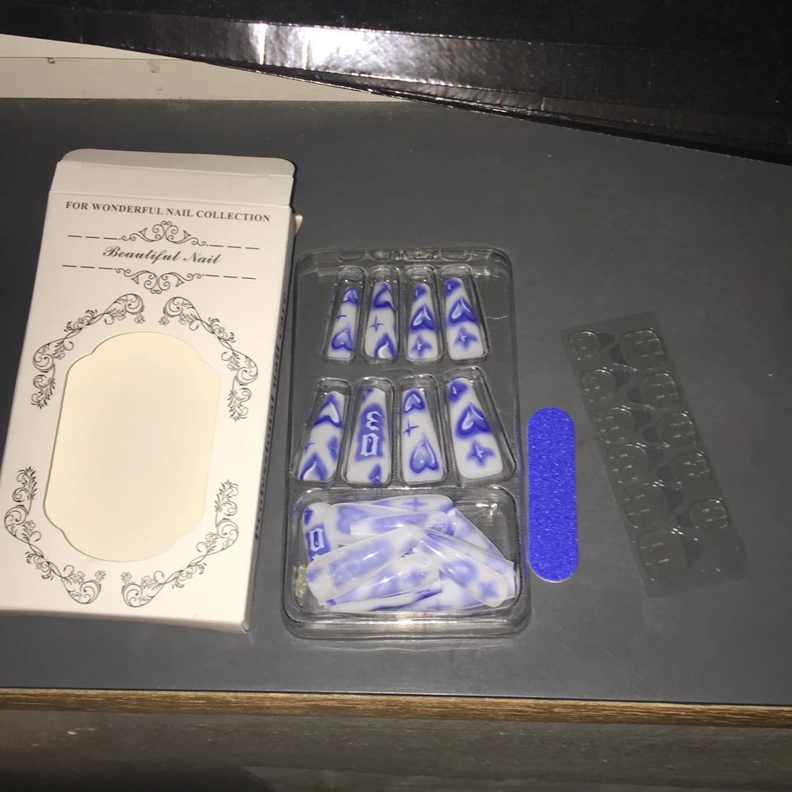 Säljer ett par lösnaglar  - 91