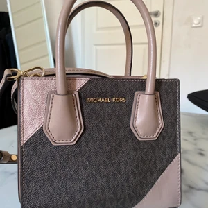Mini Michael Kors Väska - Michael kors väska, pris kan diskuteras! 