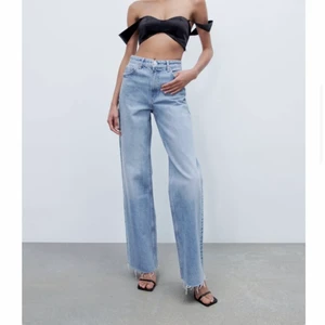 Zara jeans - Oanvända med prislappen kvar. Stl 38