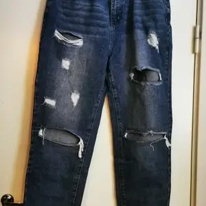 Snygga jeans från pretty little thing i stl 42 endast testade 