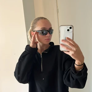 Solglasögon - Coola solglayor som är alldelses nya, inte en ända repa på:)) ny pris:499