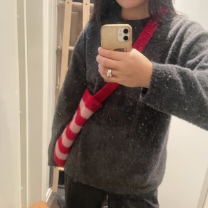 Randig väska - Gullig stickad väska. 