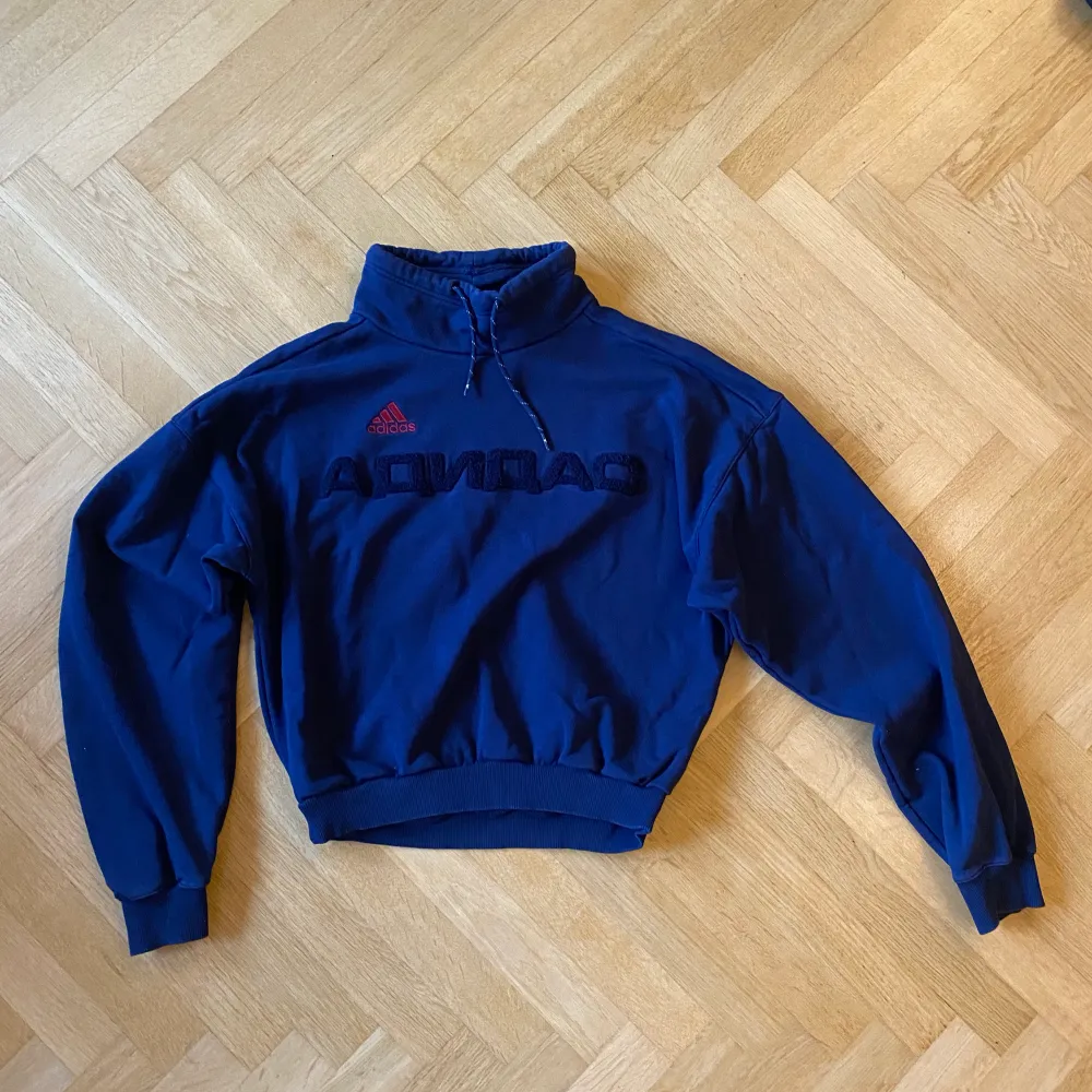 Adidas x Gosha Sweatshirt with a very cropped and boxy fit. Sizetag says Small, but fits like an oversized medium or cropped size large.. Hoodies.