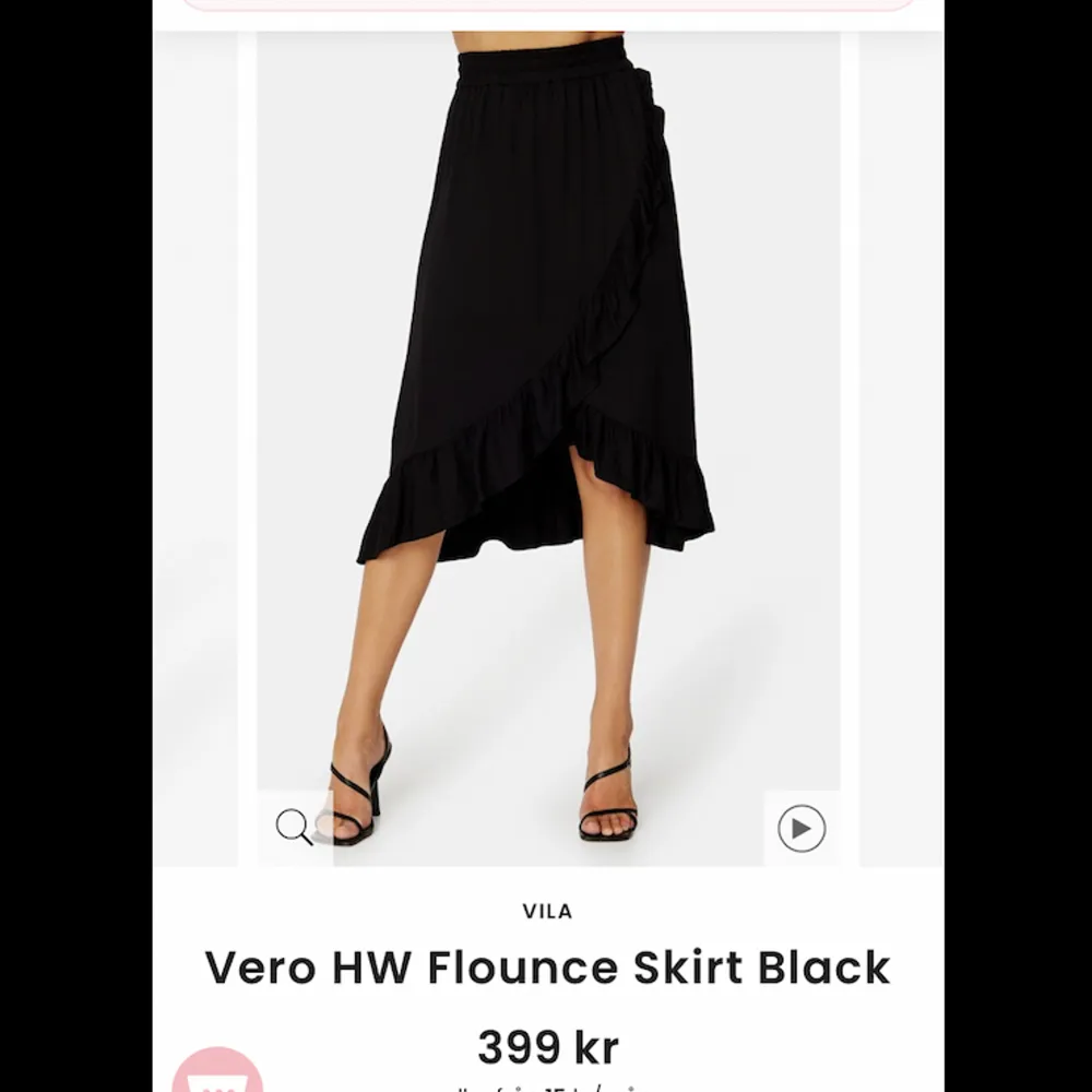 Säljer denna fina kjol från VILA i storlek 34! Säljer då den aldrig kommit till användning, den är alltså oanvänd! Köpte för 399 men säljer för 150+frakt eller bud💕💕🫶🏼. Kjolar.