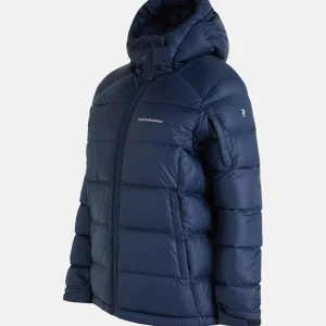 PeakPerformance jacka  - Säljer min vinterjacka, ”frost down jacket” i blå färg. Storlek xs, passar mindre och större strlk. Väldigt bra skick. Skriv vid funderingar🌨️