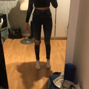 Håliga skinny jeans från Gina tricot