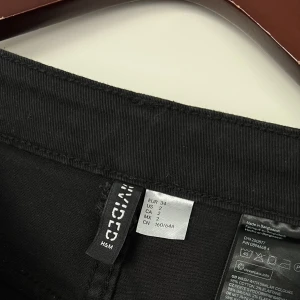 H&M jeans  - H&M jeans, similar to mom’s jeans 