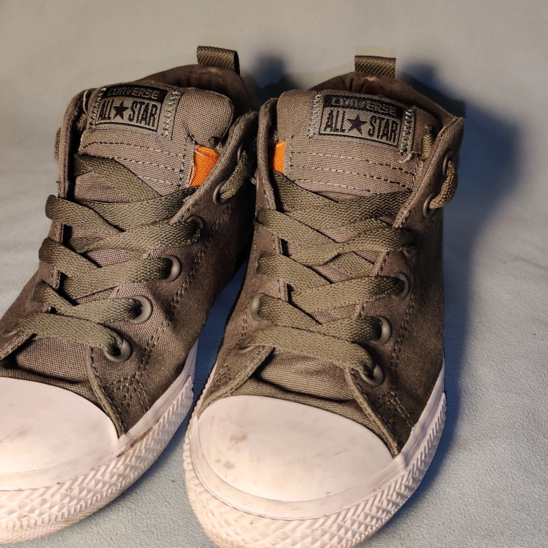 MILITÄRGRÖNA CONVERSE STRL 37,5 - 91