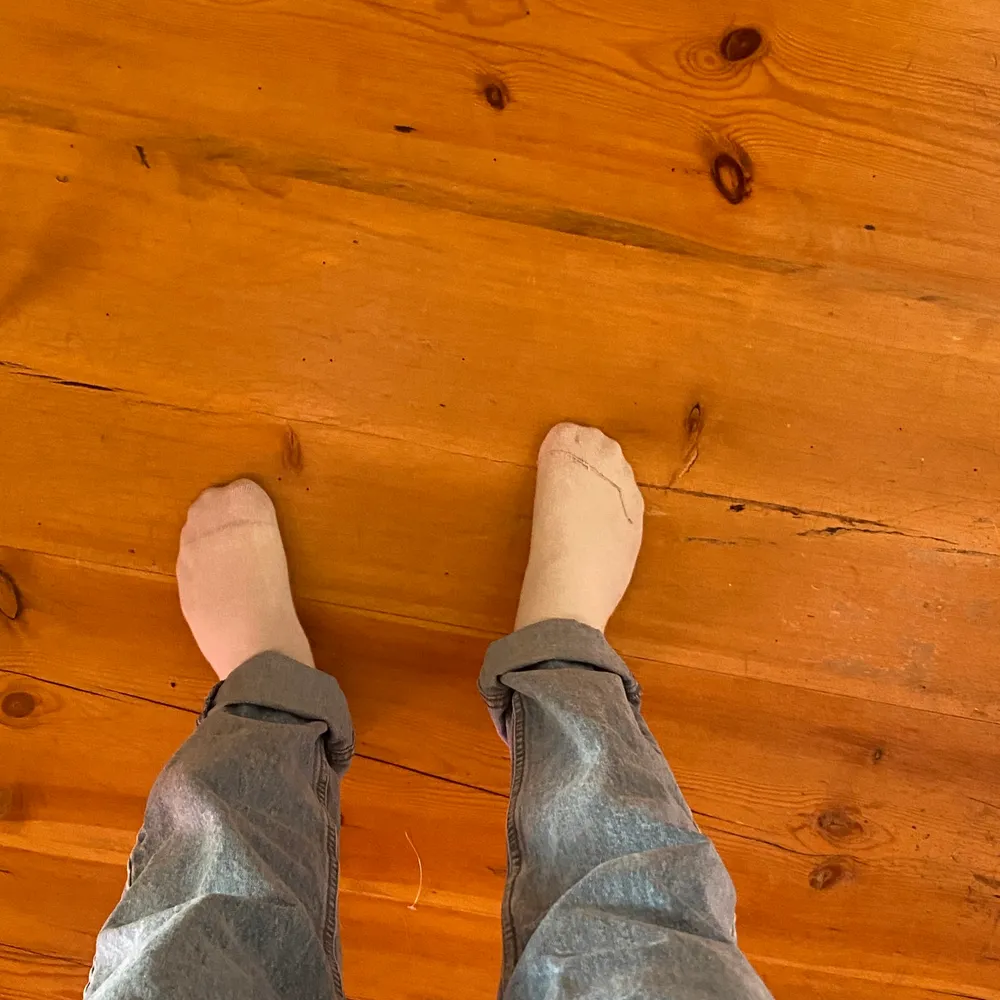 Fina jenas ifrån asos TALL jag är 170cm och dom är på tok för långa för mig vikt upp dom 20-30cm typ💕aldrig använda💕säljer pga rensning💕du står för frakten💕📦. Jeans & Byxor.