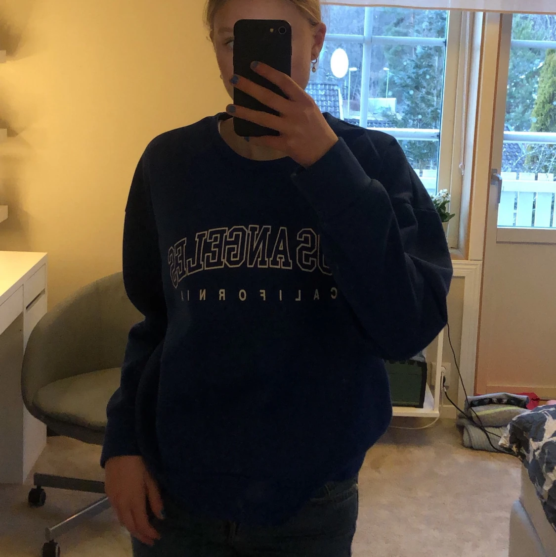 Marinblå sweatshirt