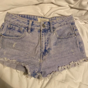 Jeansshorts  - Ljusblåa jeansshorts 