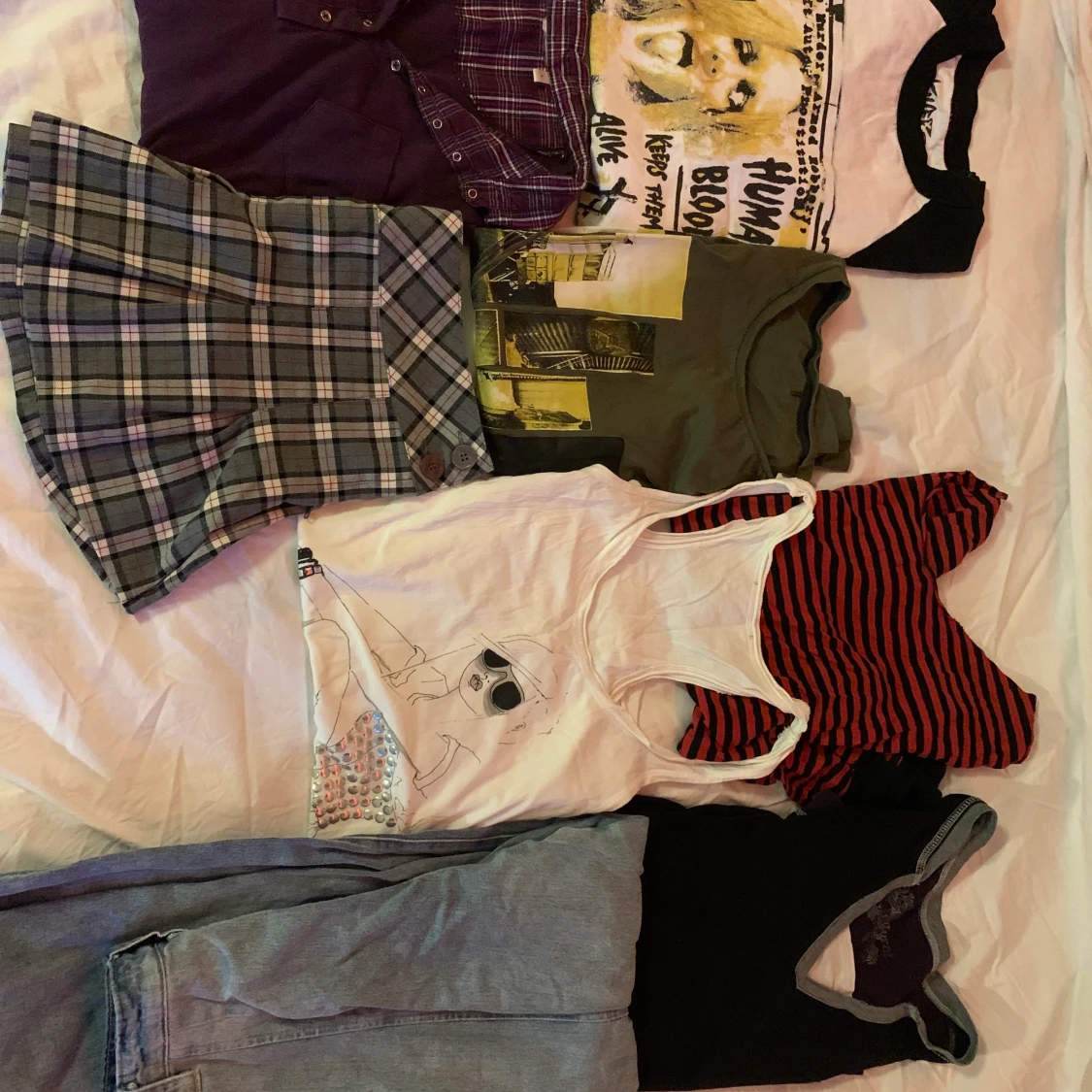 Ett pack med kläder i 90/00-tals stil!