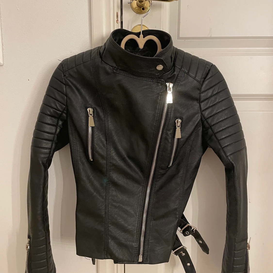 skinnjacka från chiquelle  - 90