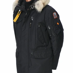 Strl L släpper den den för 7700 - Bästa jackan du kommer aldrig hitta samma pris köpt 2021 för 11499 kvitto finns går o posts för frakten 