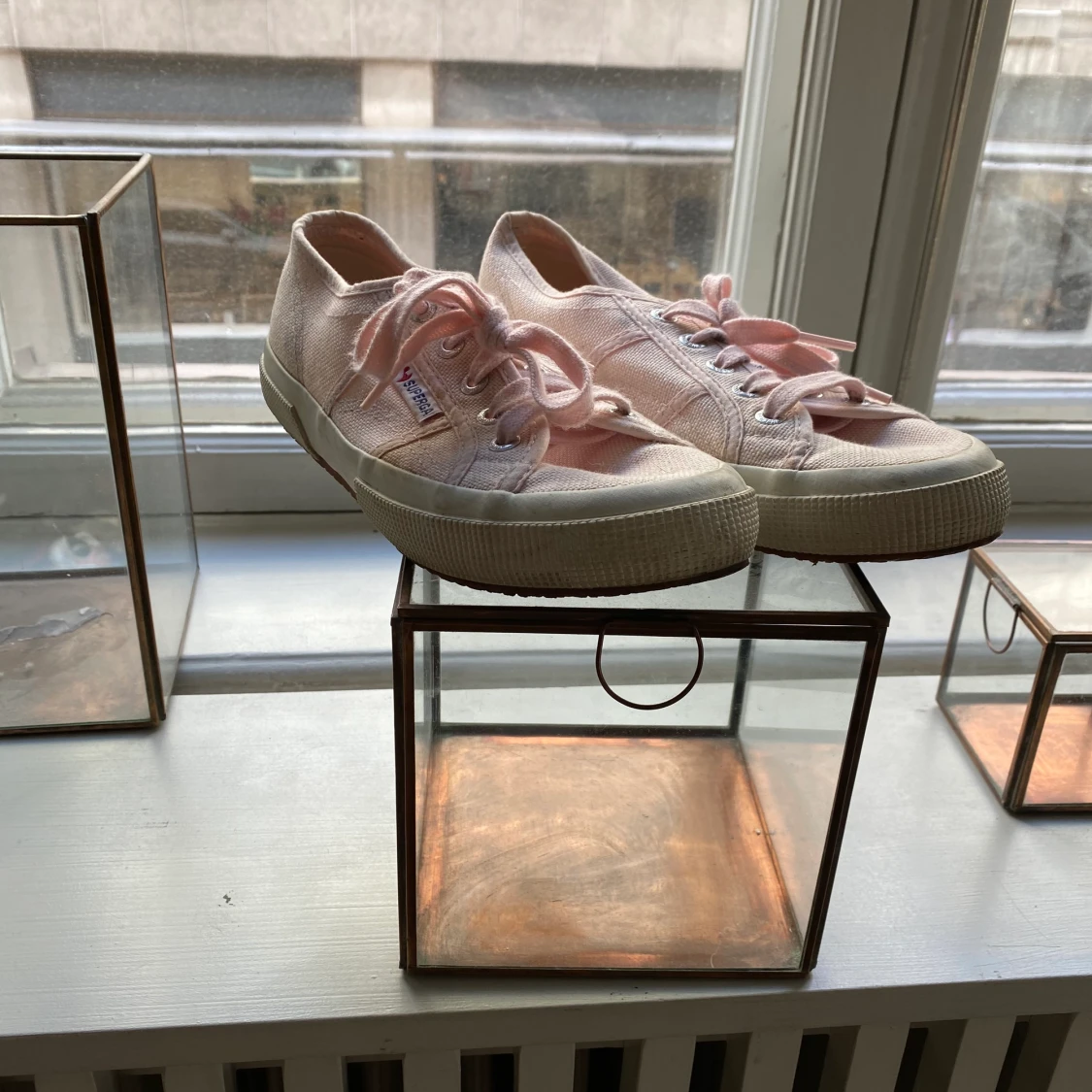 Ljusrosa Superga sneakers