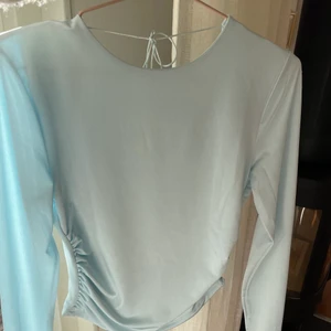 Tröja med öppen rygg - Sååå himla fin tröja! Aldrig använd:( 