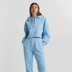 Blå kort tjocktröja  - Ej använd tjocktröja från Gina Tricot. Storlek M. 