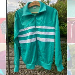 Tränings sweater?  - Retro/vintage (den e från 70/80-tal) träningsjacka. Jag har mer kläder. Kolla min profil för samfrakt.  