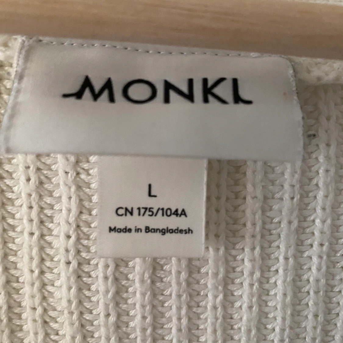 Monki cardigan strl L - 90
