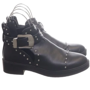 Ankelboots - Snygga ankelboots med cutouts 