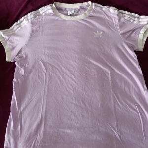 Adidas Tshirt  - Adidas T shirt purple Size L