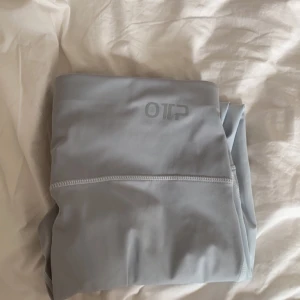 Träningsthigts💓 - Oanvända super fräscha träningsthigts, säljer pga att dom är alldeles förstora. Råkade köpa fel storlek😅 Jag är en s/m och domhär är i L💓💓💓