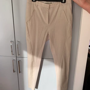 Kostymbyxor  - Kostymbyxor i märket By Malene Birger  Nyskick  Storlek 38