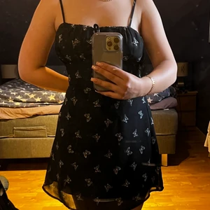 Klänning - Säljer pga att den blivit lite för stor, annars jättefin. 