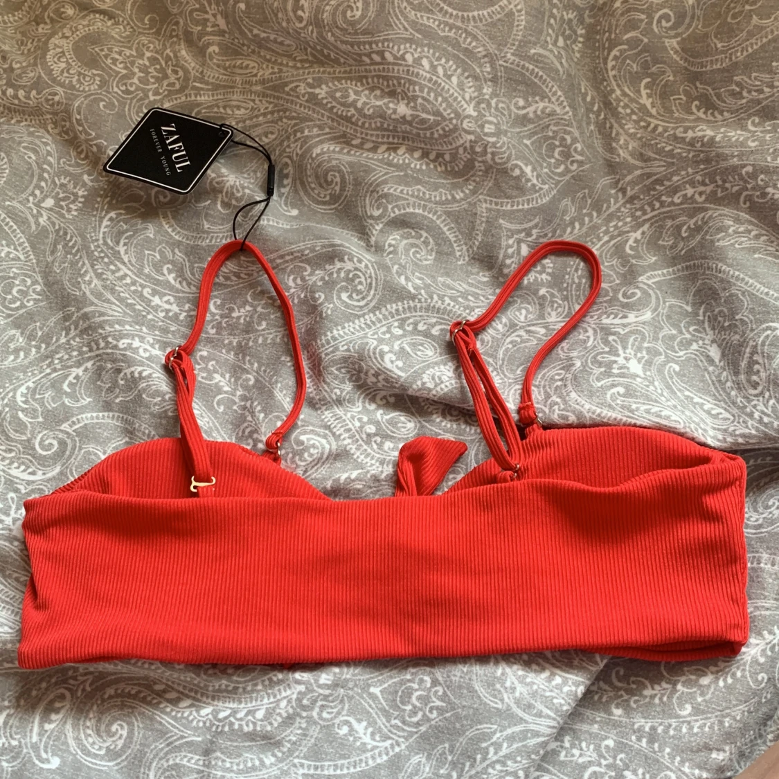 Röd bikiniöverdel - 90