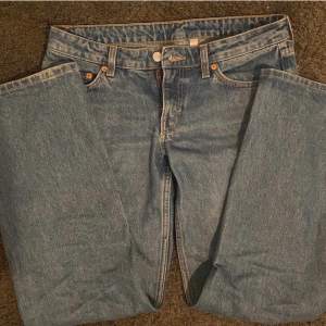 Säljer mina Arrow jeans då de inte kommer till användning! Inga defekter utan är helt som ny! 