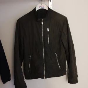 Jacka från h&m - Mörkgrön jacka