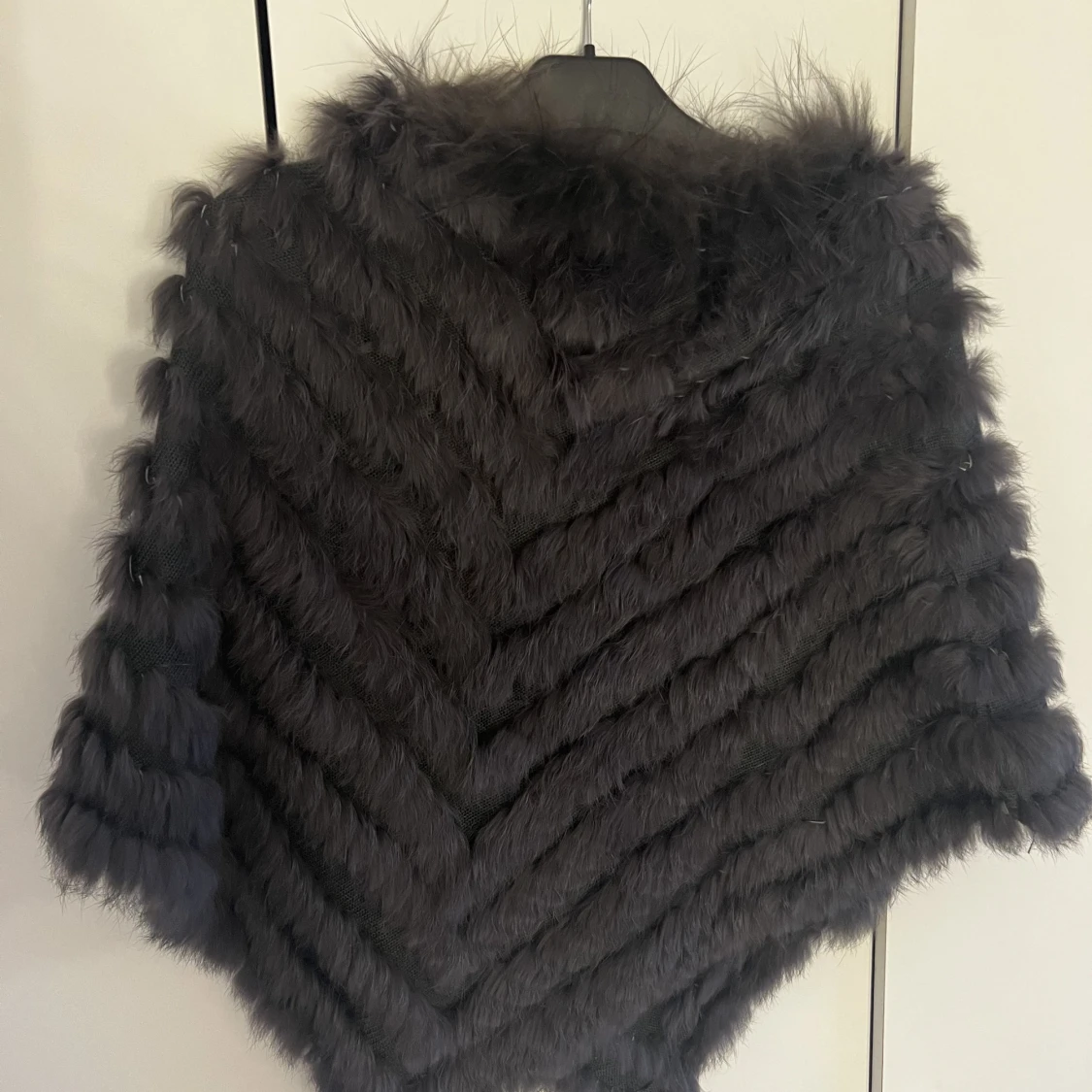 Äkta pälsponcho - 90