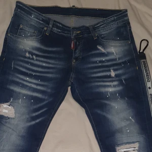 Dsquared2 jeans - 32/32 använda en gång.