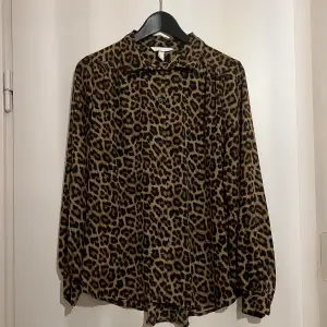 Leopard mönstrad blus ifrån H&M 🐆
