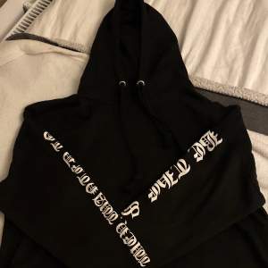 Säljer denna hoodie i storlek M 💕