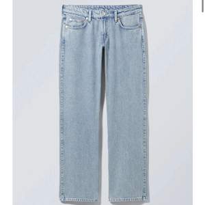Säljer mina arrow low straight jeans i färgen summer blue då de är lite för små för mig nu och inte kommer till användning💕