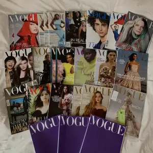 Vogue tidningar! Jag säljer Vogue tidningar och får nya nästan varje månad. Skriv till mig privat för vilka tidningar som finns kvar och är tillgängliga 🪩