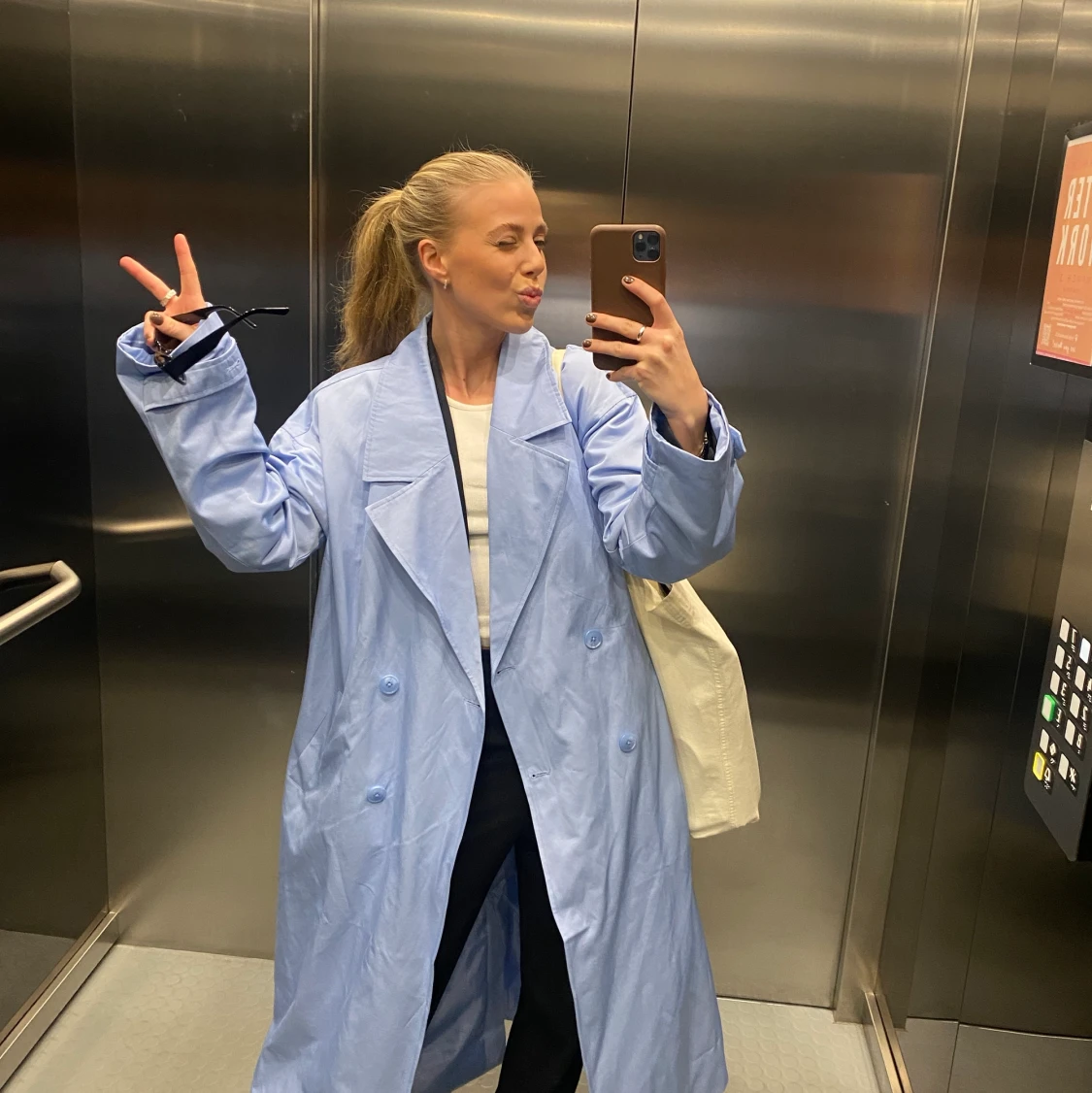 Blå trenchcoat -  - 90