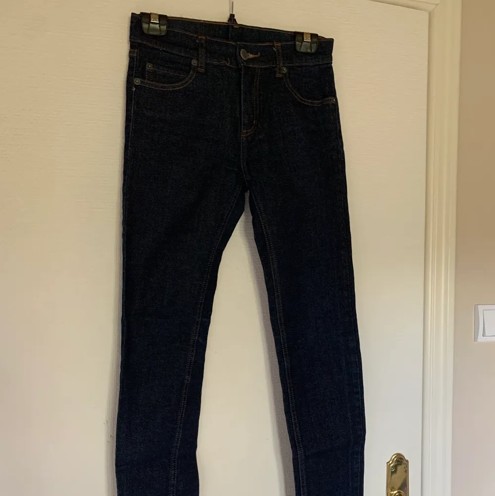 (säljs då mamma rensade sin garderob från 90-talet o annars skulle de slängas) . Jeans & Byxor.