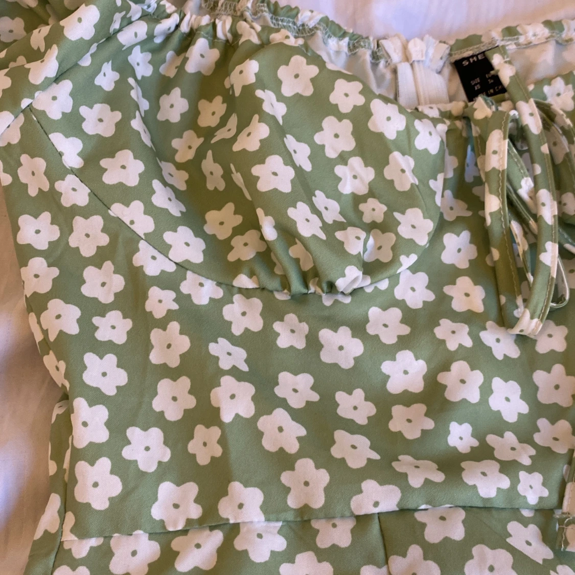 Blommig klänning - 91