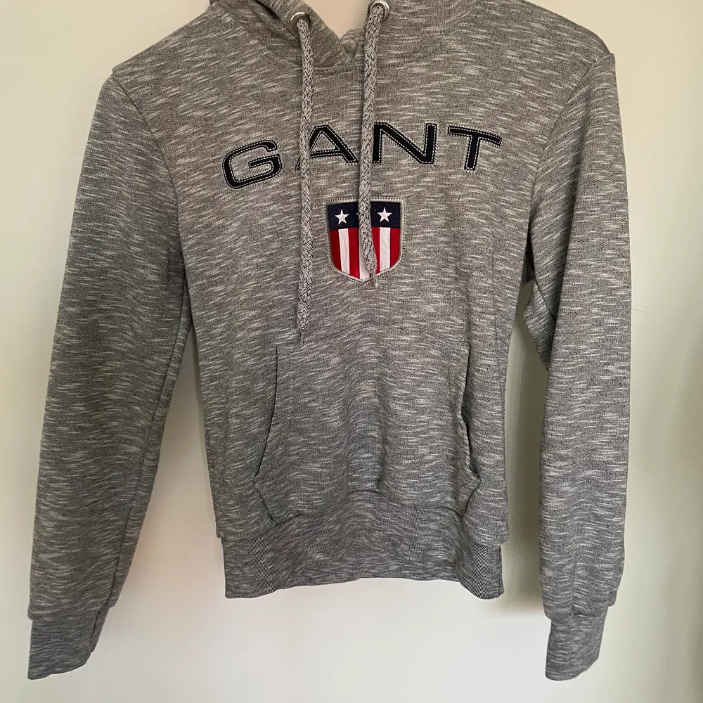 Hoodie gant, stl XS, pris 100. Hoodies.