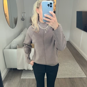 stickad tröja - superfin stickad tröja med sömmar, beige/ljusbrun, använd 1 gång! från åhléns 