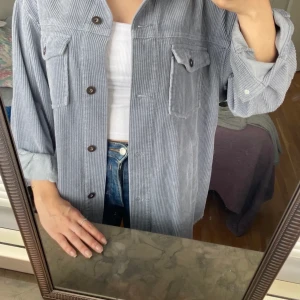 Skjortjacka - En oversized skjortjacka från Zara