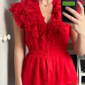 Fin blus från HM - Somrig och fin blus. Funkar till mycket. 