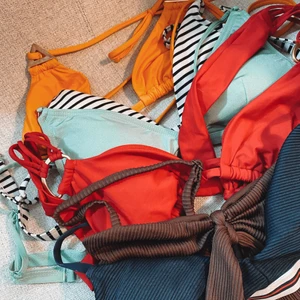 6 st bikinitoppar  - Säljer 6 st bikini toppar som paket perfekt nu till sommaren! OBS de är använda därav säljer jag inte några underdelar av hygieniska skäl. Alla topparna har underdelar som jag kan skicka med ifall man så önskar. Men då att man vet att alla är begagnade. 💕