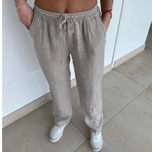 Raka/vida linnebyxor - Linnebyxor från designbysi i xs/s normallängd. Man kan ha de både lågmidjade och högmidjade💕✨🎸😍👌 prislapp kvar! Pris kan diskuteras vid snabb affär!