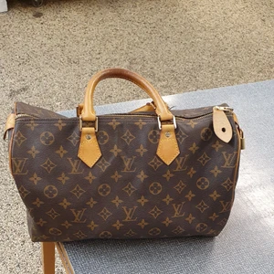 Åkta monogram Lvväska  - LV SPEEDY 35 VÄSKAN ÄR KODED.