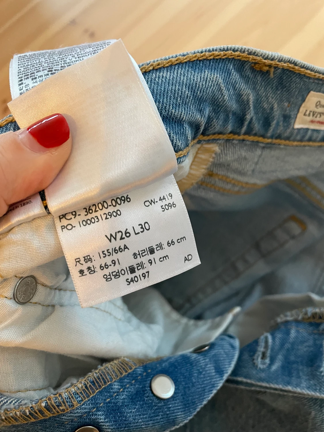 Levis jeans, W26 L30 - 90