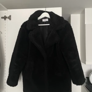 Pälsjacka - Pälsjacka från NA-KD 